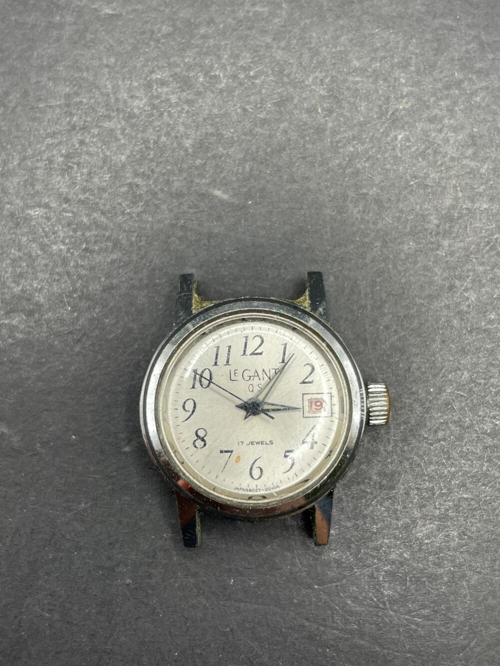 Vintage LeGant QS 17 Jewels Mechanical Watch Red Date Japan 8C27-0010R 23MM - Picture 1 of 7